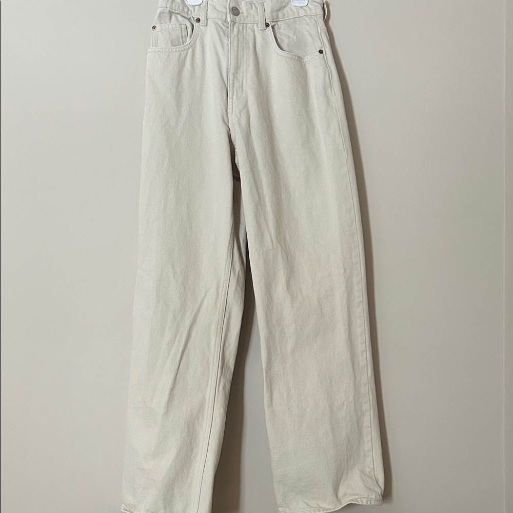 H&M Beige High-Waisted Straight-Leg Jeans